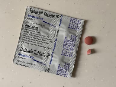 [シアリスジェネリック]メガリス20mg 【1箱4錠】 レビュー投稿画像 サムネイル