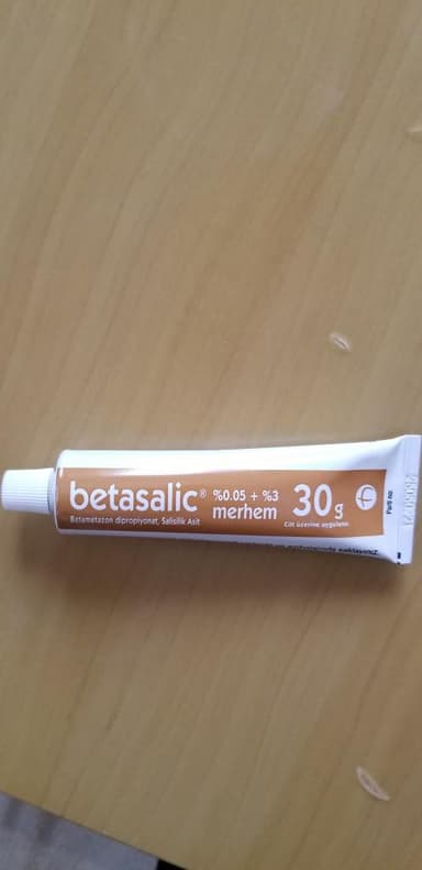 ベタサリック軟膏 【1本30g】 レビュー投稿画像 サムネイル