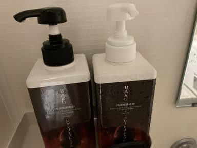 [Doctors pharmacy]ドクターズファーマシー BAKU シャンプープレミアム1本＋トリートメントプレミアム1本 【1本500ml+500g】 レビュー投稿画像 サムネイル